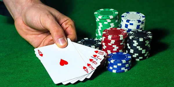 How to win poker online games with right strategy